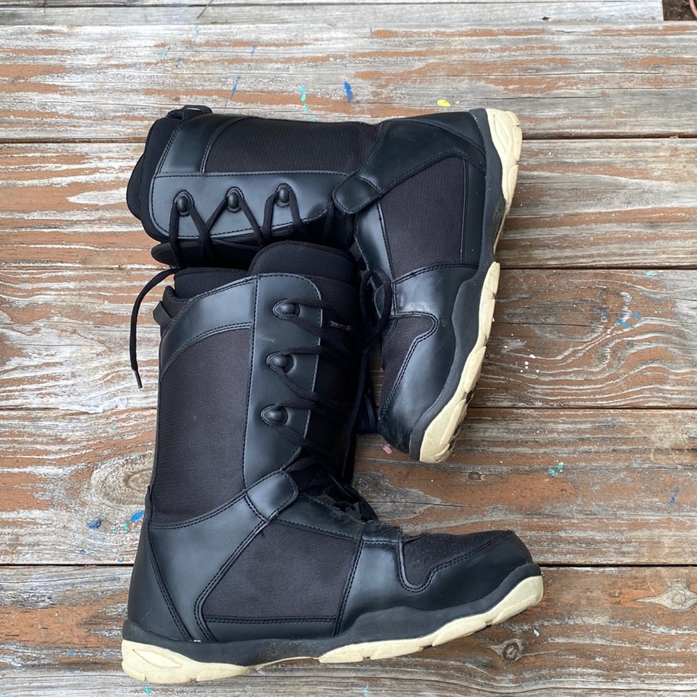 Element snowboard boots